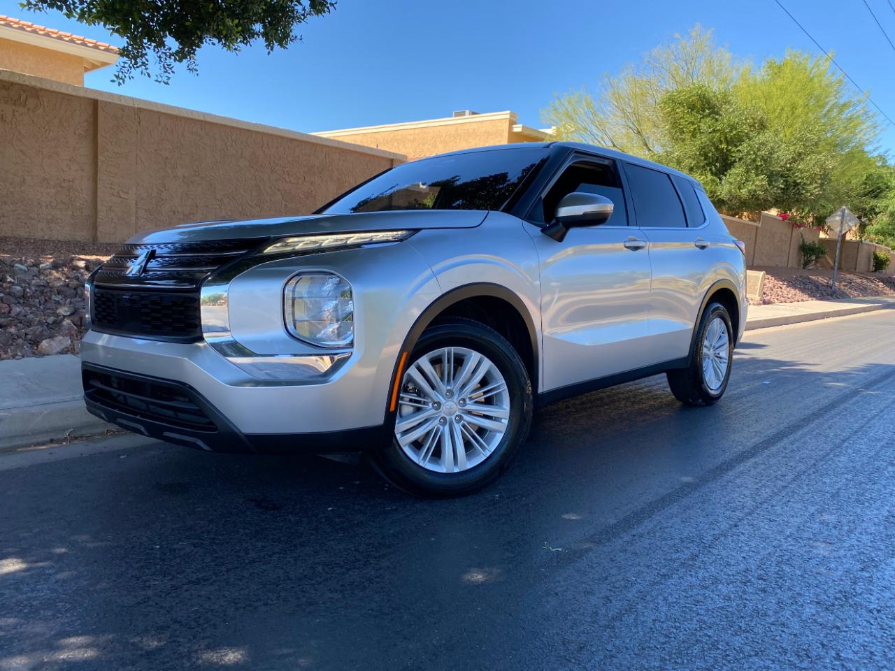 Mitsubishi Outlander ES 2022