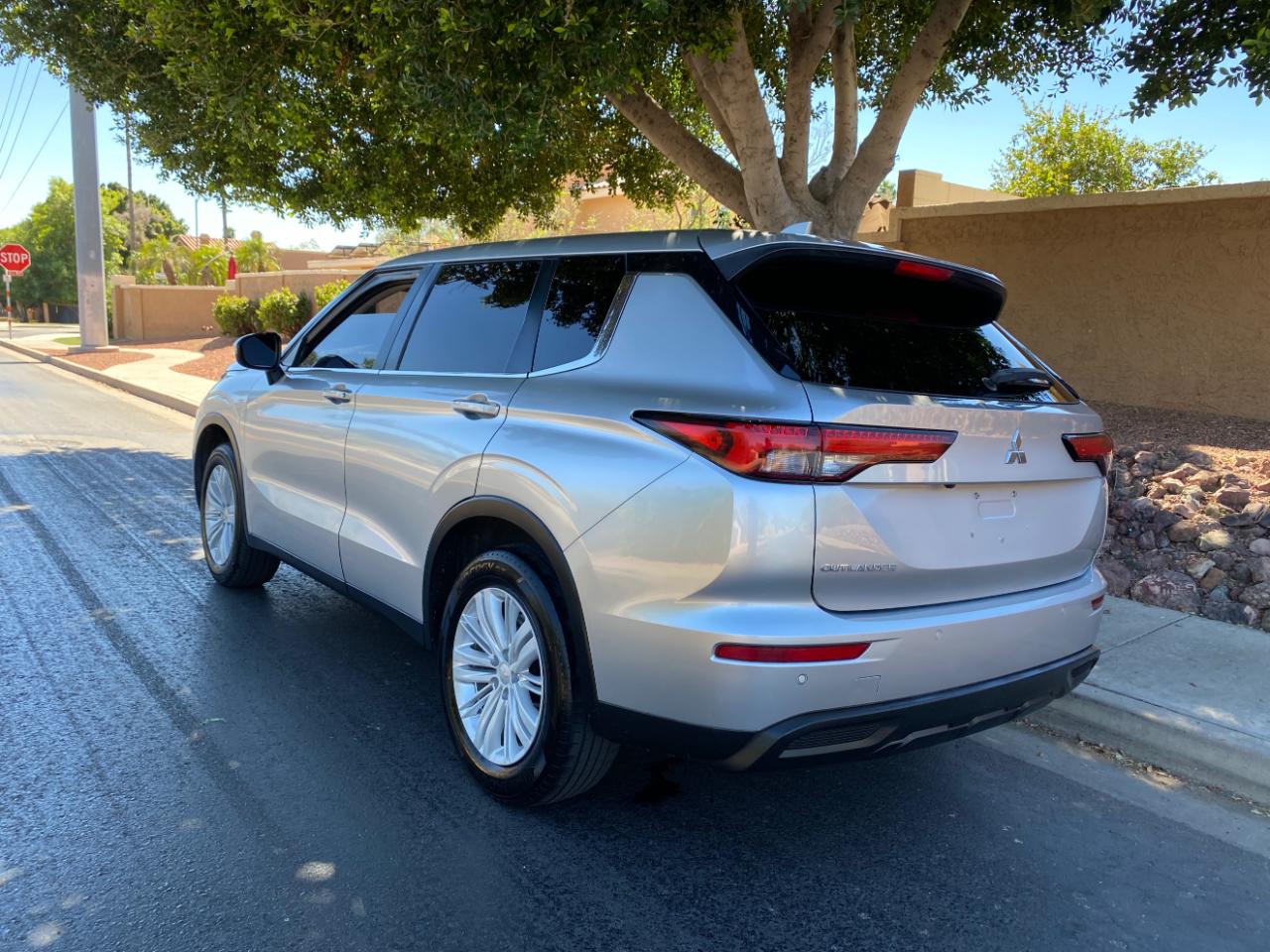 Mitsubishi Outlander ES 2022