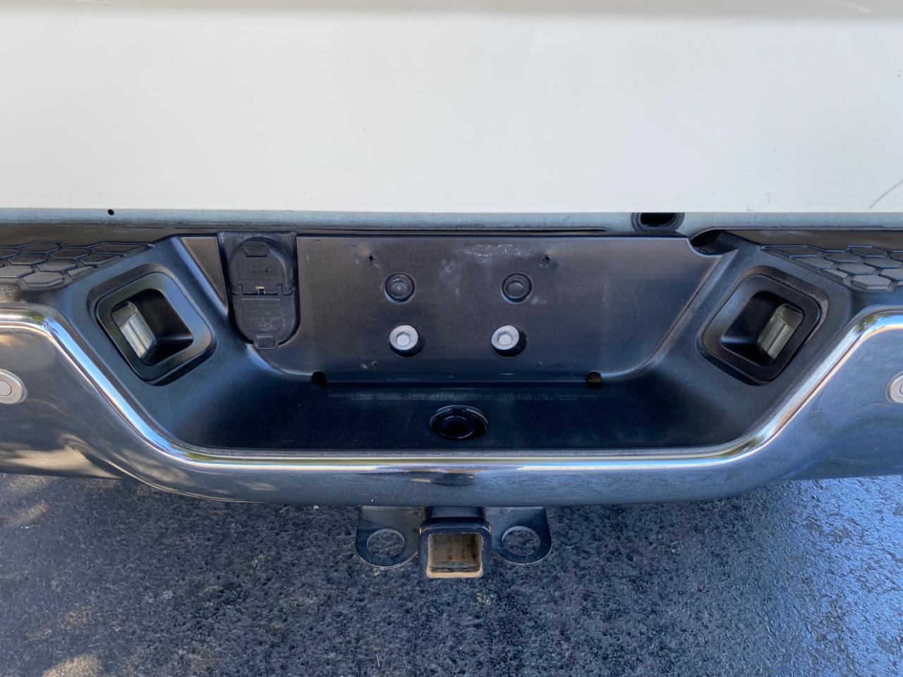 RAM 1500 2WD Quad Cab 140.5" Laramie 2016