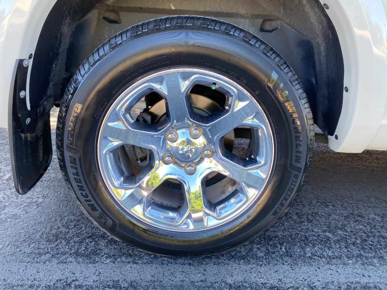 RAM 1500 2WD Quad Cab 140.5" Laramie 2016