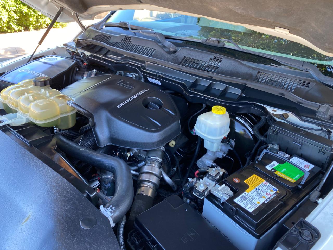 RAM 1500 2WD Quad Cab 140.5" Laramie 2016