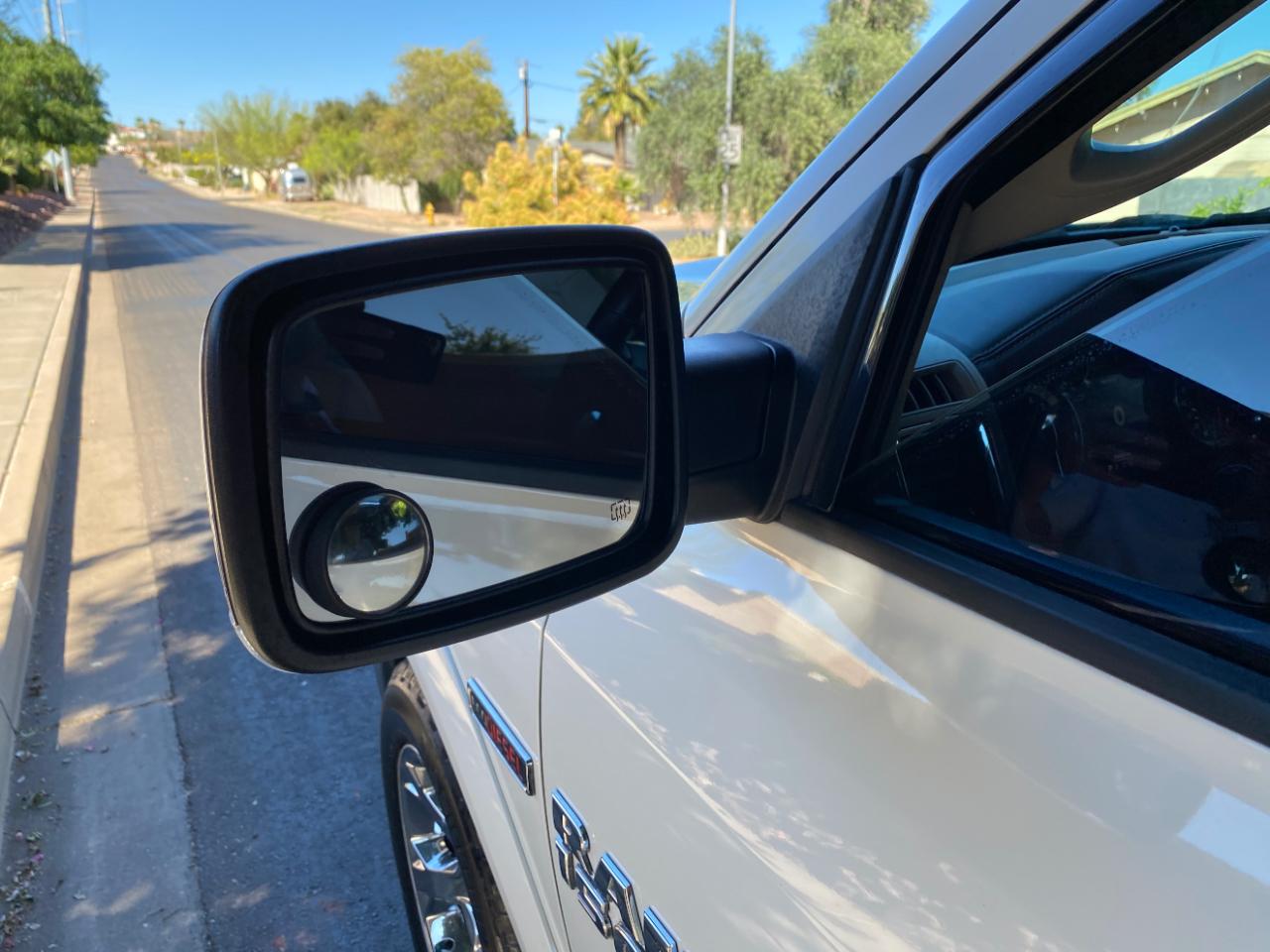 RAM 1500 2WD Quad Cab 140.5" Laramie 2016