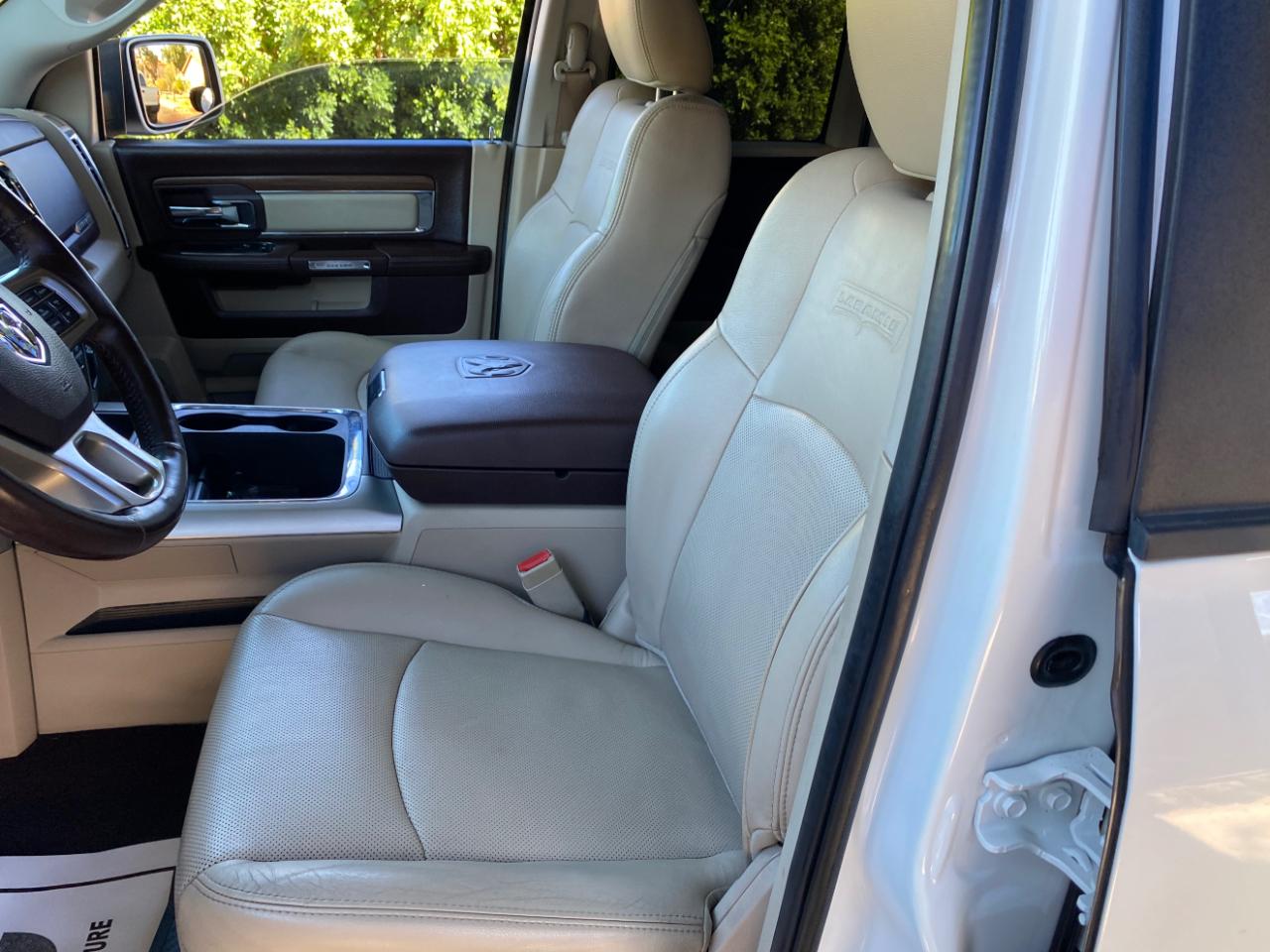 RAM 1500 2WD Quad Cab 140.5" Laramie 2016