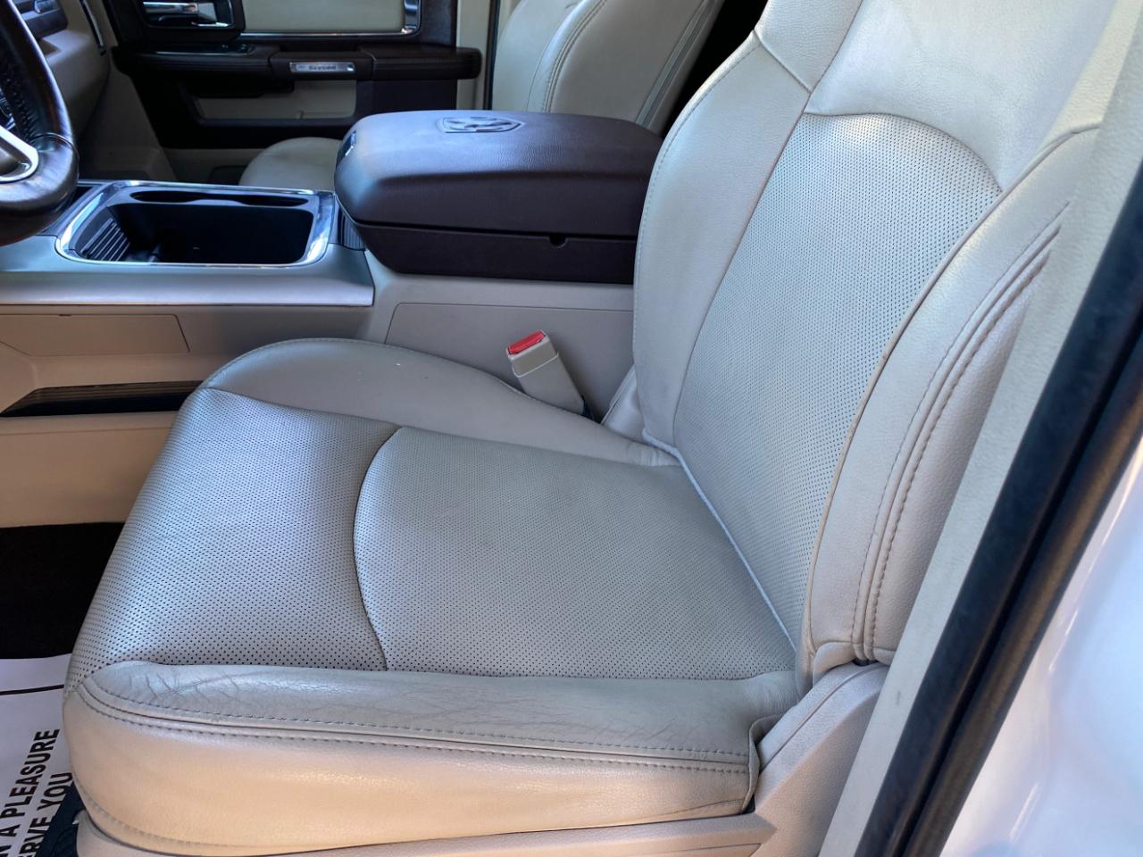 RAM 1500 2WD Quad Cab 140.5" Laramie 2016