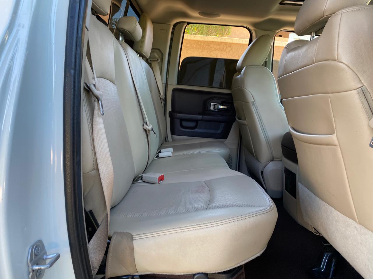 RAM 1500 2WD Quad Cab 140.5" Laramie 2016