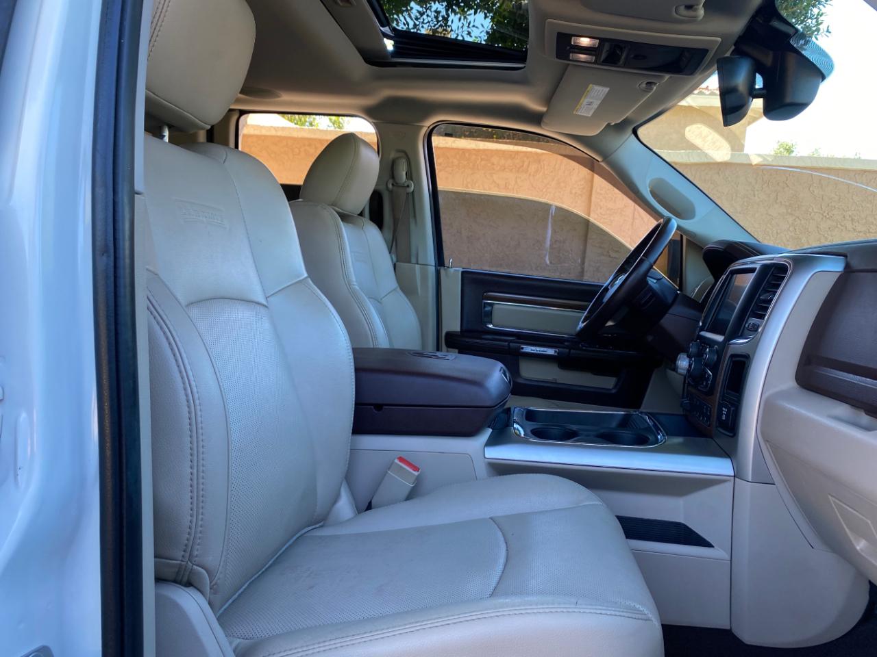 RAM 1500 2WD Quad Cab 140.5" Laramie 2016