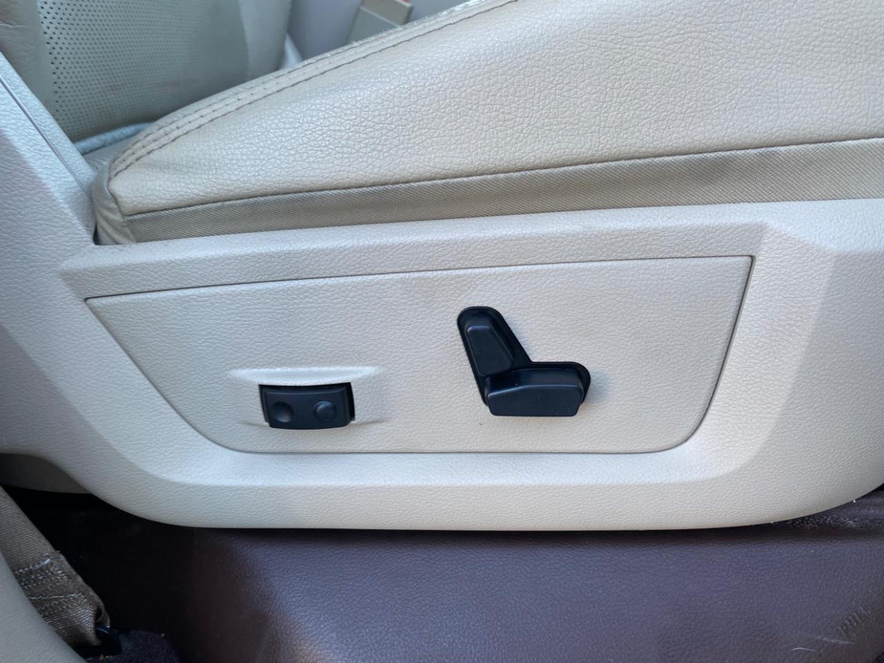 RAM 1500 2WD Quad Cab 140.5" Laramie 2016