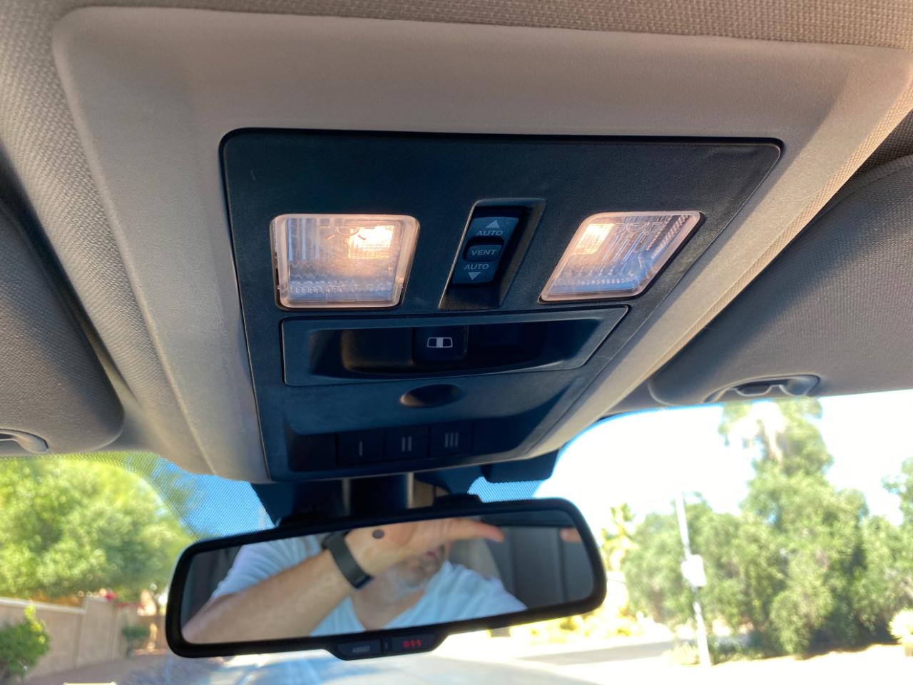 RAM 1500 2WD Quad Cab 140.5" Laramie 2016