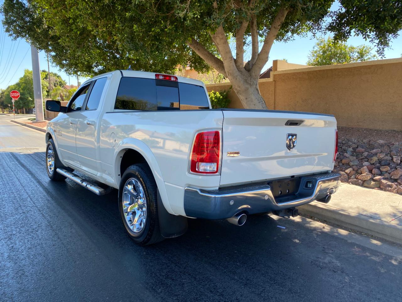 RAM 1500 2WD Quad Cab 140.5" Laramie 2016