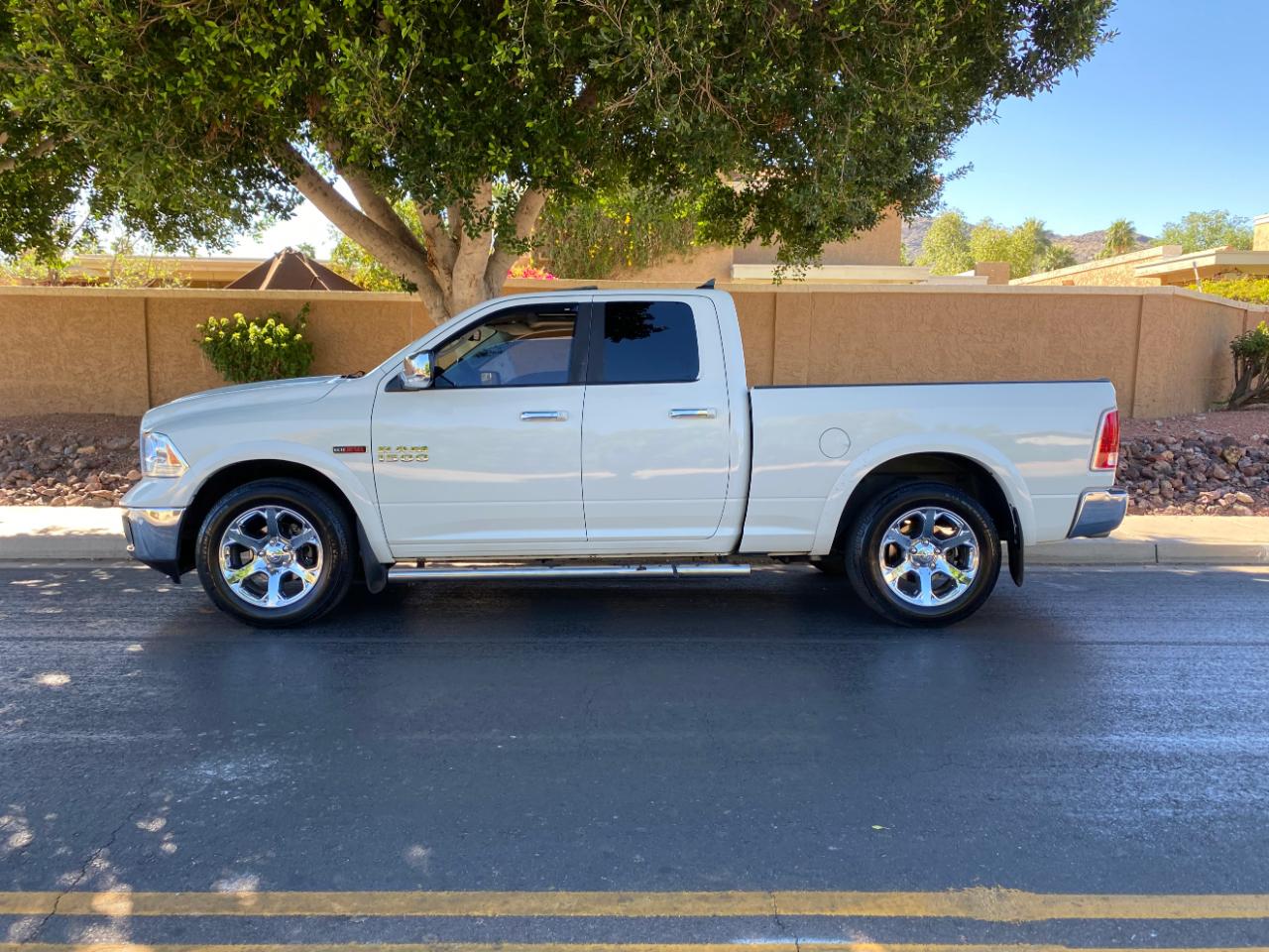 RAM 1500 2WD Quad Cab 140.5" Laramie 2016