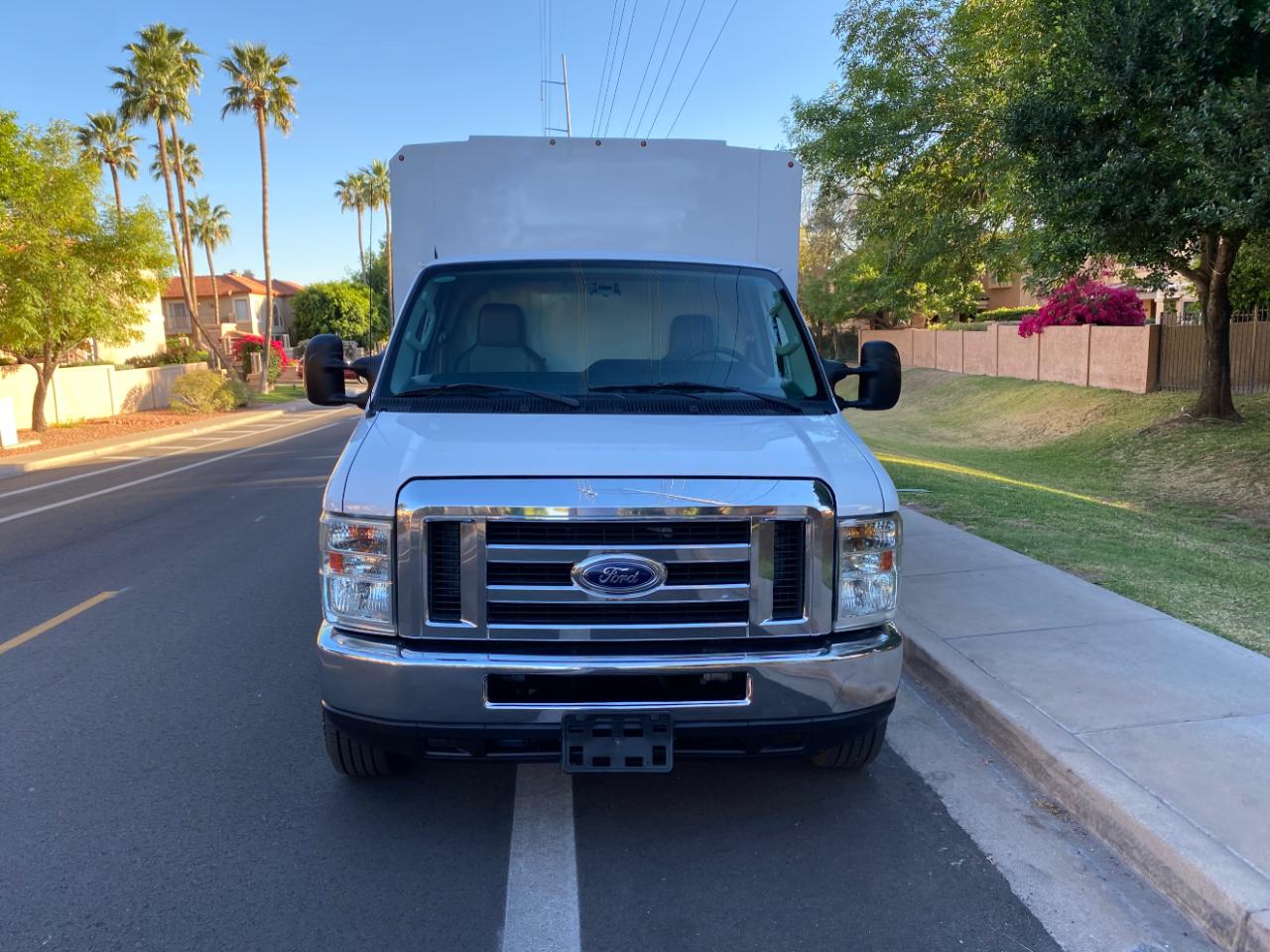 Ford Econoline Commercial Cutaway E-350 Super Duty 138" 4-Spd SRW 2016