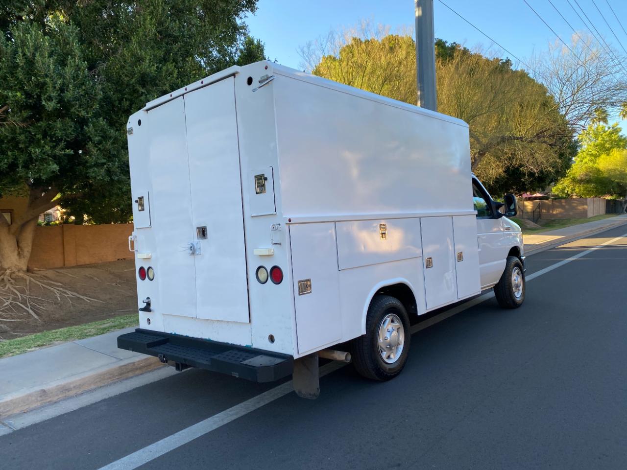 Ford Econoline Commercial Cutaway E-350 Super Duty 138" 4-Spd SRW 2016