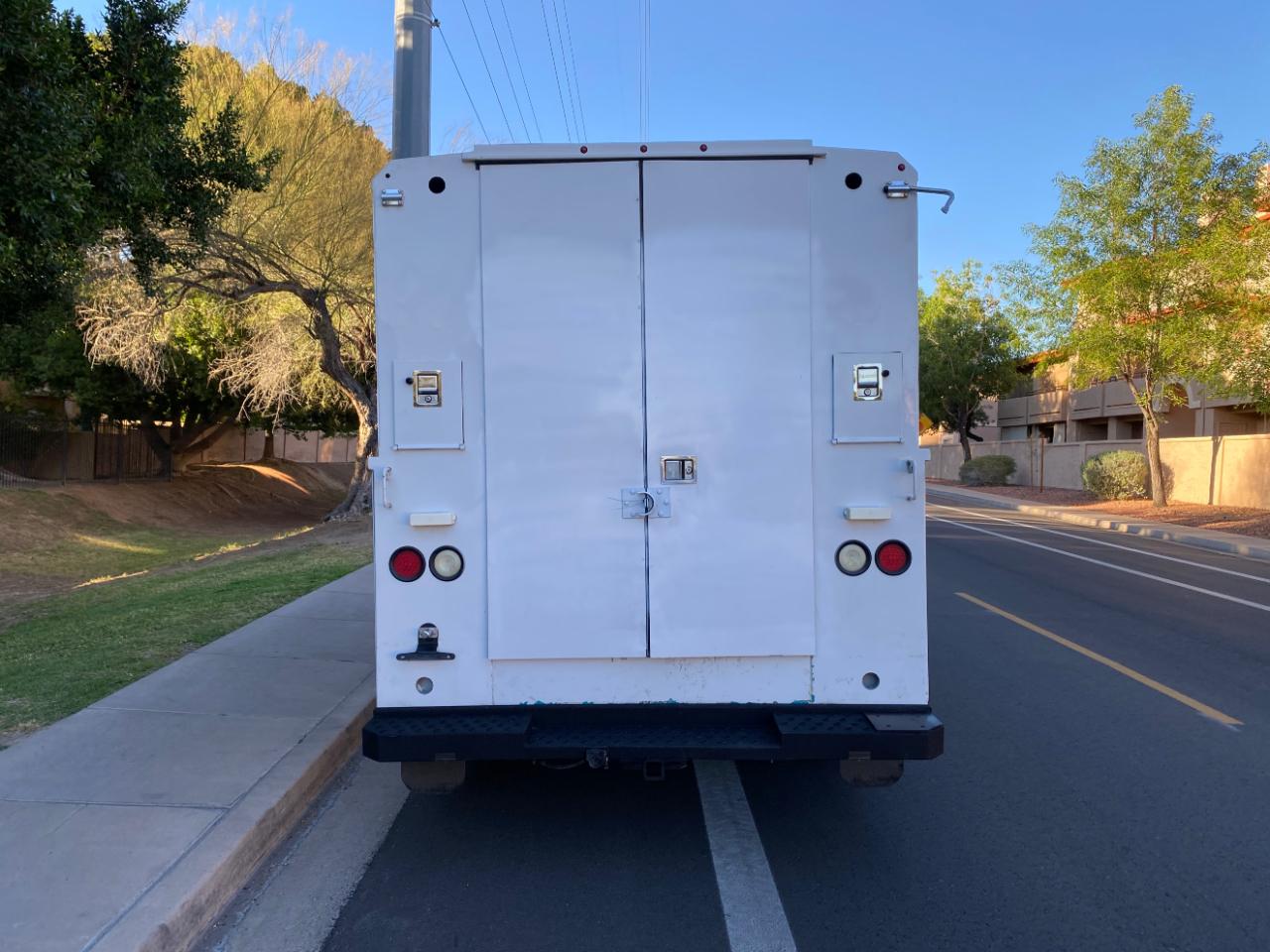 Ford Econoline Commercial Cutaway E-350 Super Duty 138" 4-Spd SRW 2016