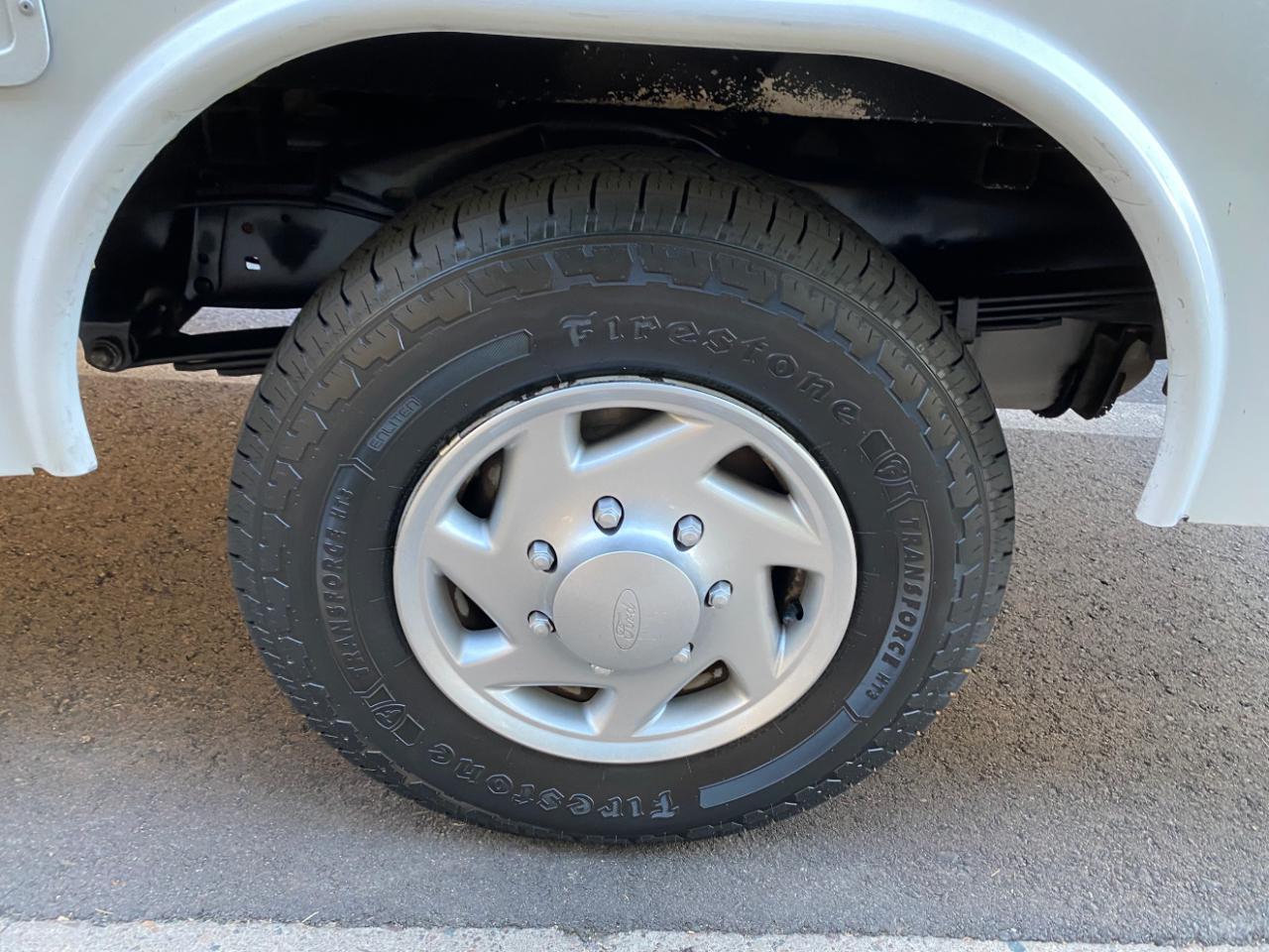 Ford Econoline Commercial Cutaway E-350 Super Duty 138" 4-Spd SRW 2016