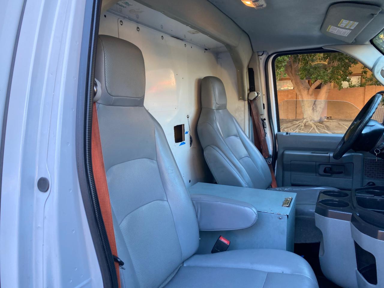 Ford Econoline Commercial Cutaway E-350 Super Duty 138" 4-Spd SRW 2016