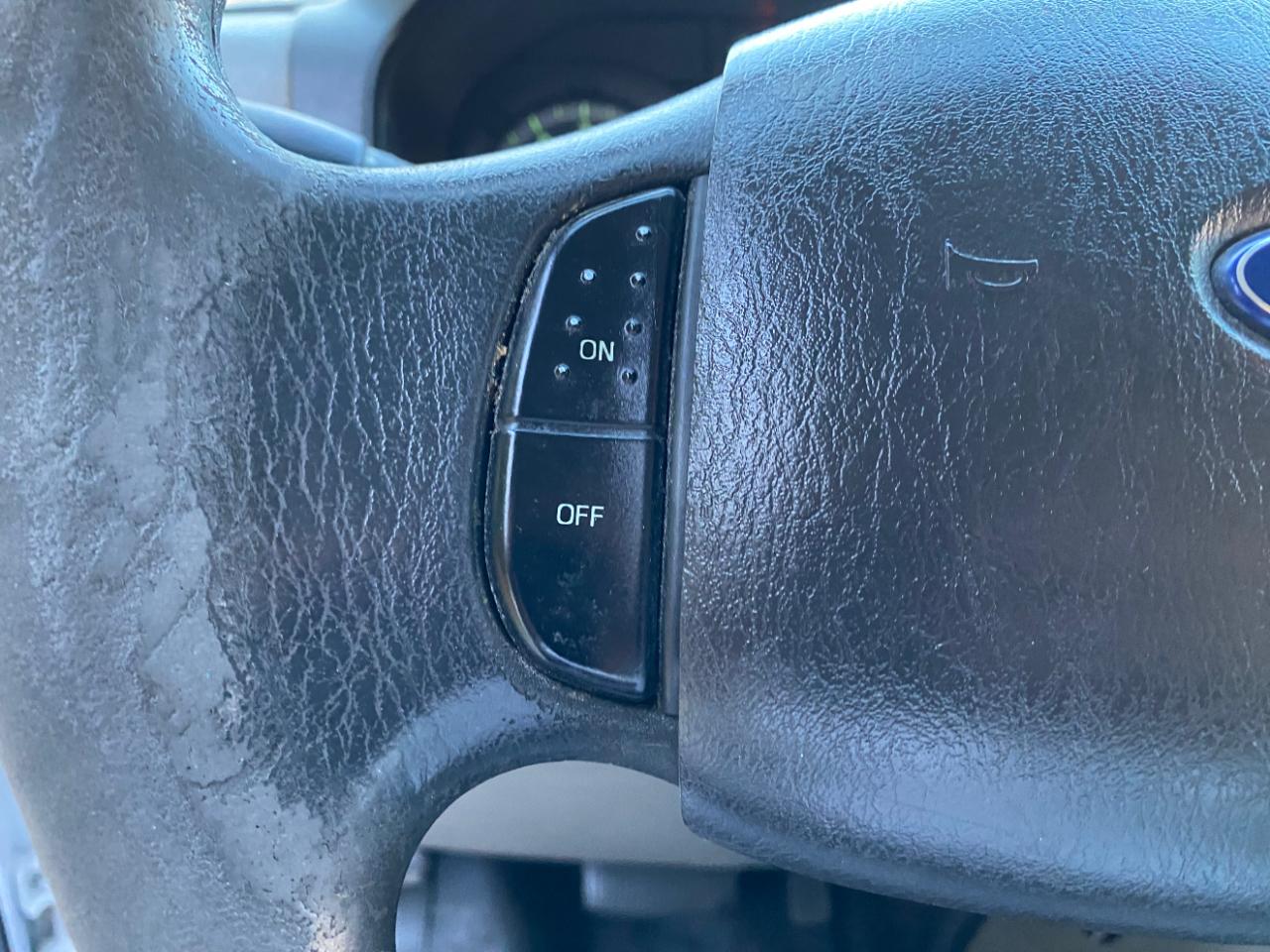 Ford Econoline Commercial Cutaway E-350 Super Duty 138" 4-Spd SRW 2016