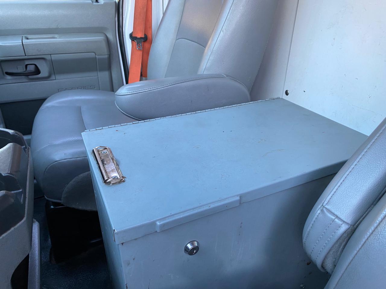 Ford Econoline Commercial Cutaway E-350 Super Duty 138" 4-Spd SRW 2016