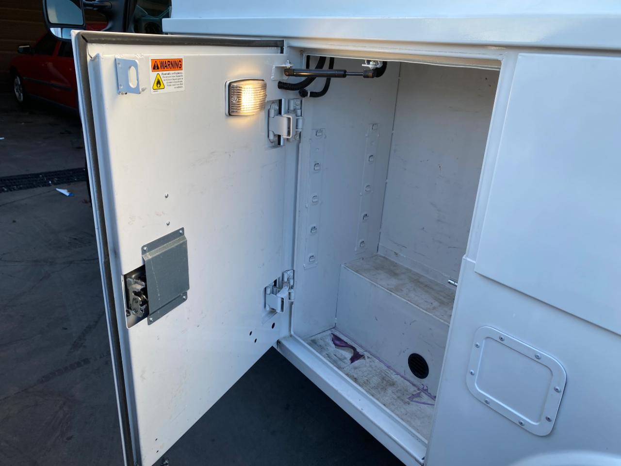 Ford Econoline Commercial Cutaway E-350 Super Duty 138" 4-Spd SRW 2016