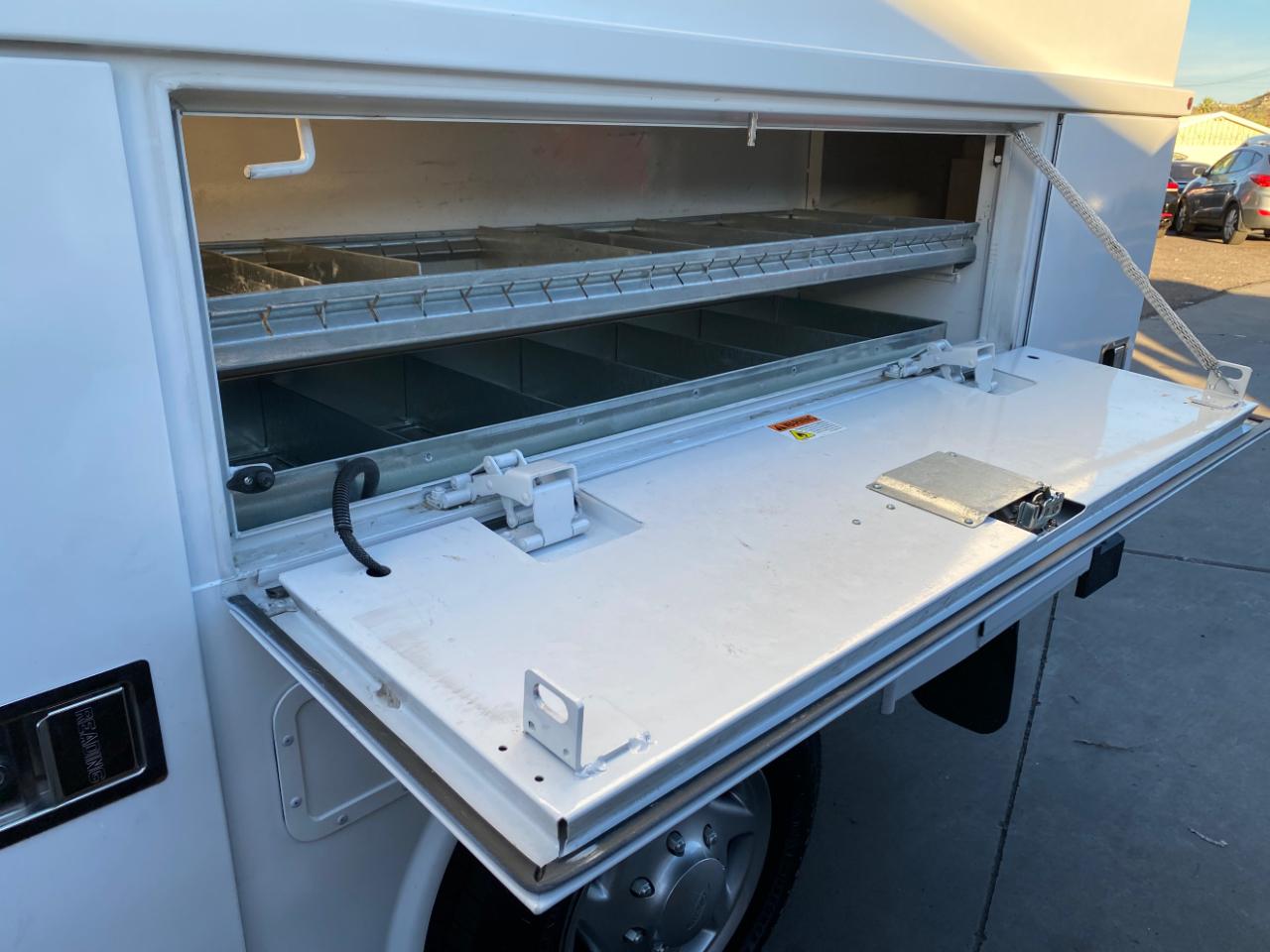 Ford Econoline Commercial Cutaway E-350 Super Duty 138" 4-Spd SRW 2016