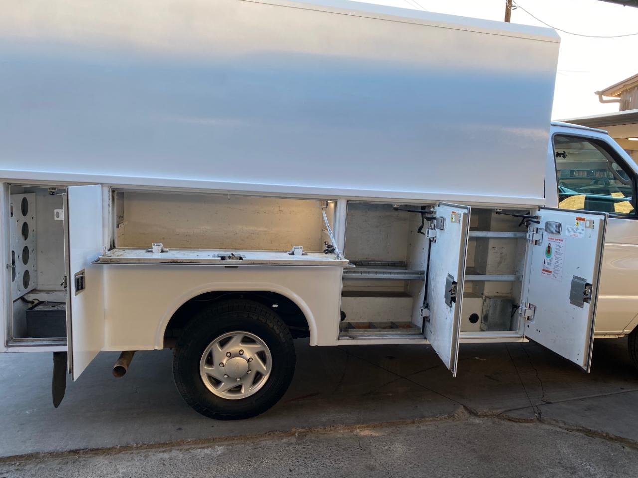 Ford Econoline Commercial Cutaway E-350 Super Duty 138" 4-Spd SRW 2016