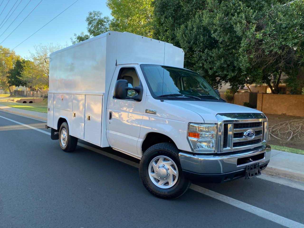 Ford Econoline Commercial Cutaway E-350 Super Duty 138" 4-Spd SRW 2016