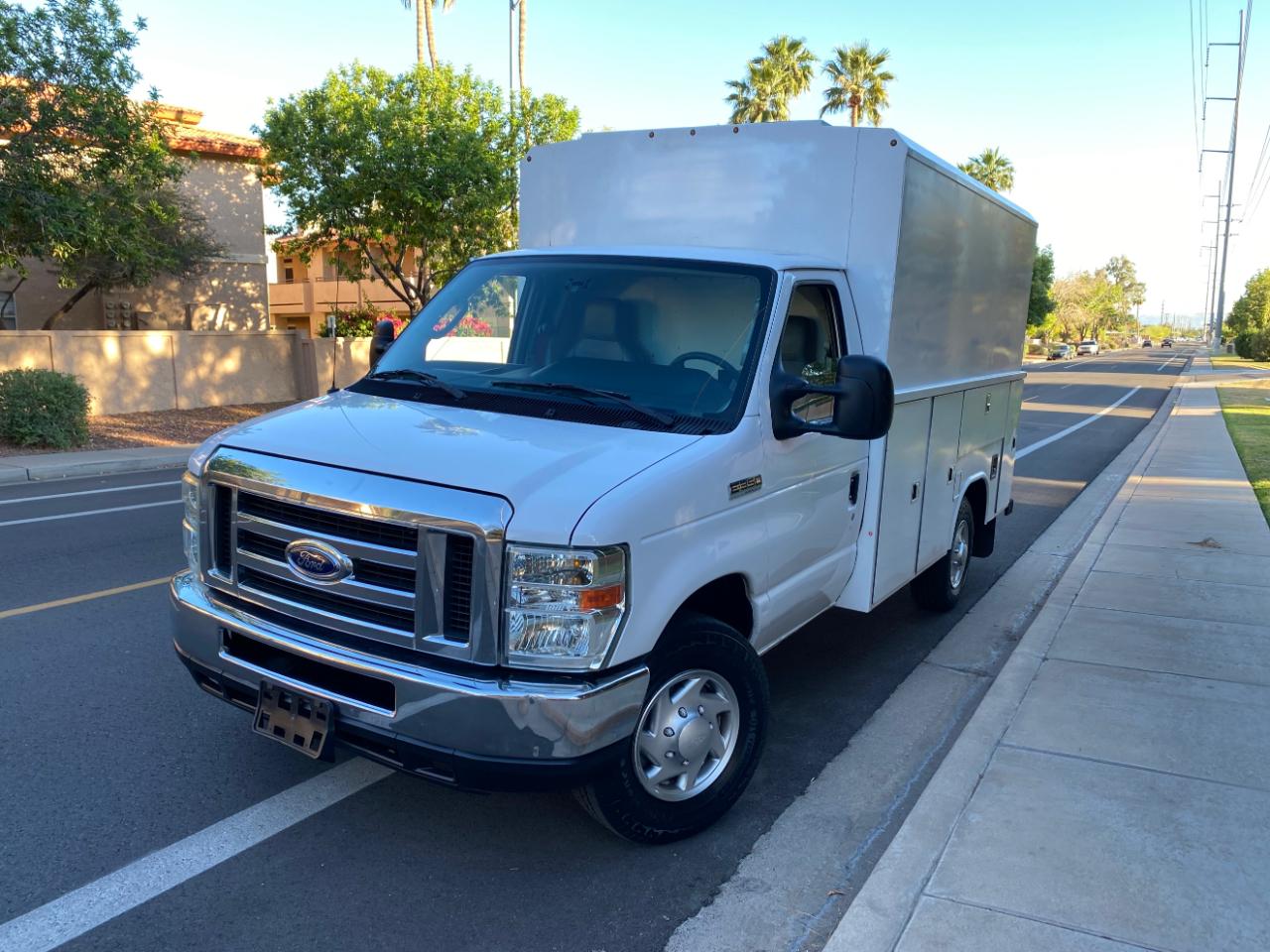 Ford Econoline Commercial Cutaway E-350 Super Duty 138" 4-Spd SRW 2016