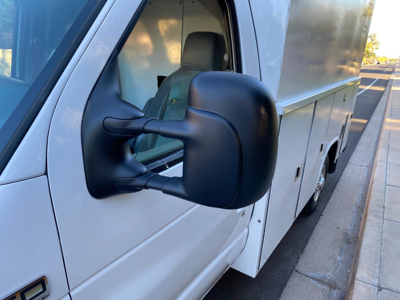 Ford Econoline Commercial Cutaway E-350 Super Duty 138" 4-Spd SRW 2016