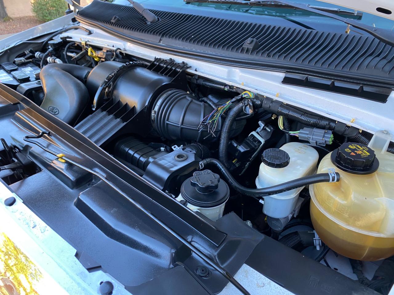 Ford Econoline Commercial Cutaway E-350 Super Duty 138" 4-Spd SRW 2016