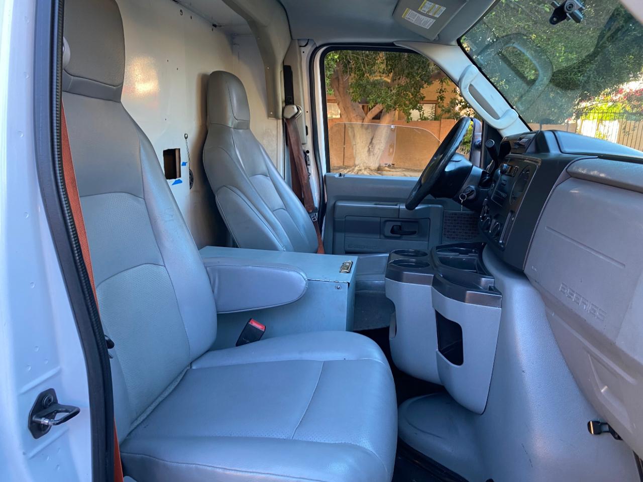 Ford Econoline Commercial Cutaway E-350 Super Duty 138" 4-Spd SRW 2016