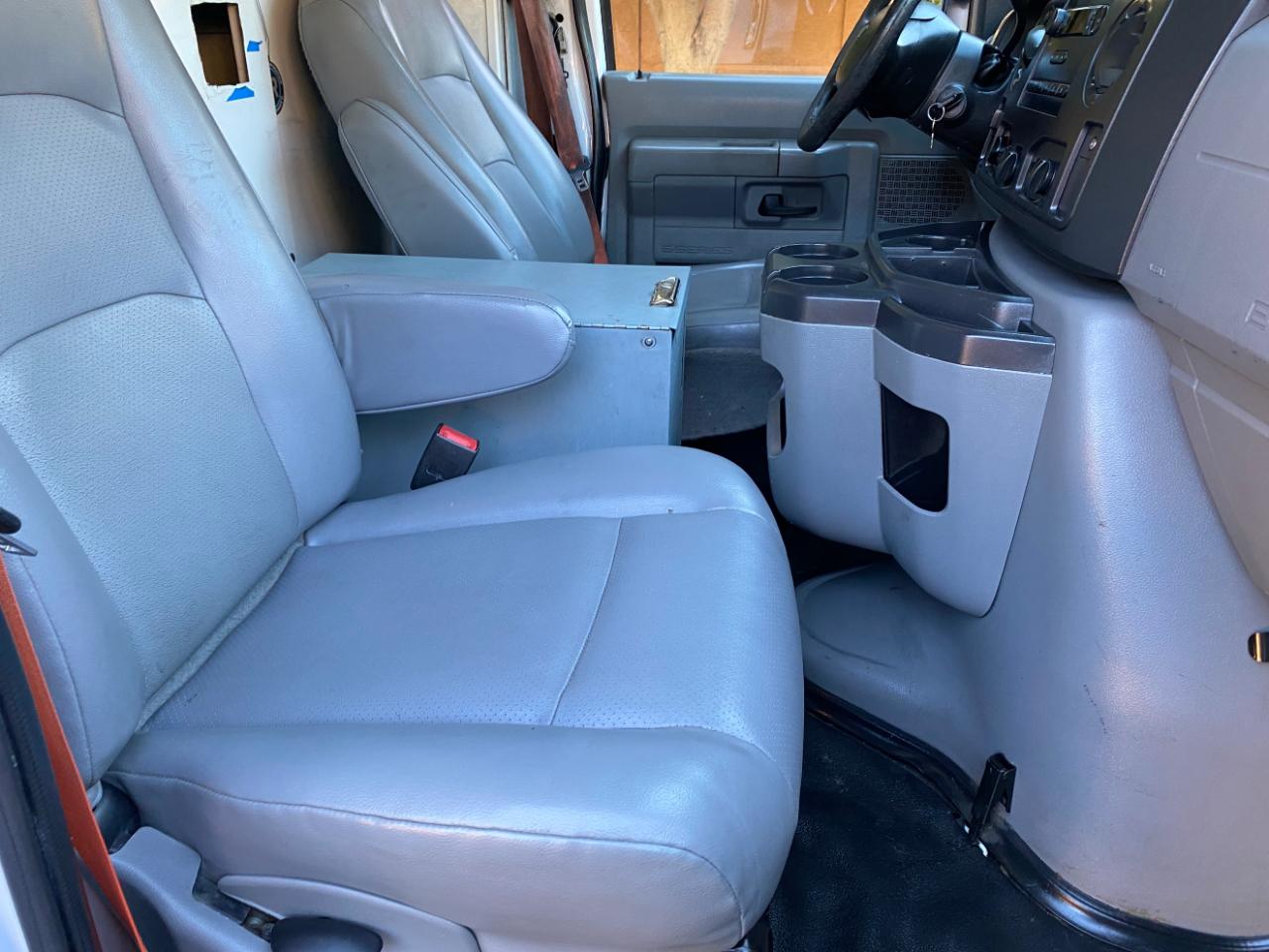 Ford Econoline Commercial Cutaway E-350 Super Duty 138" 4-Spd SRW 2016