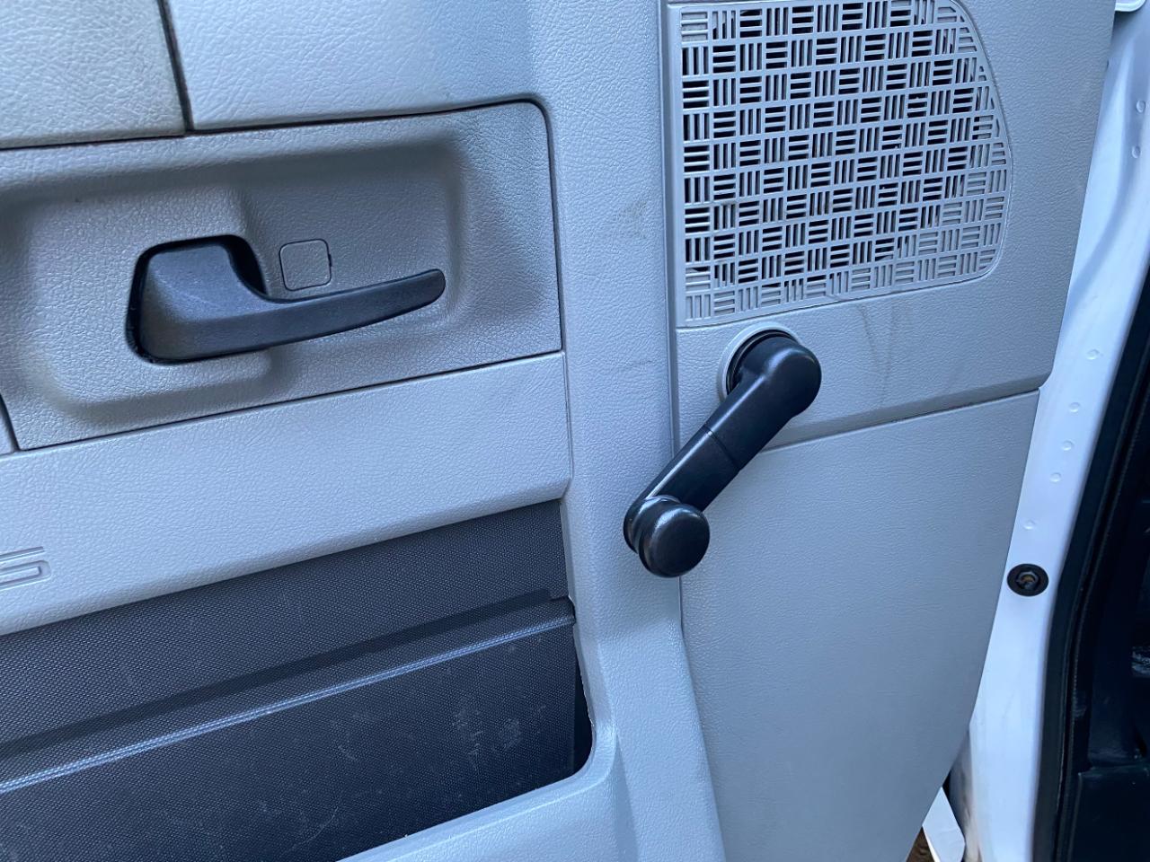 Ford Econoline Commercial Cutaway E-350 Super Duty 138" 4-Spd SRW 2016