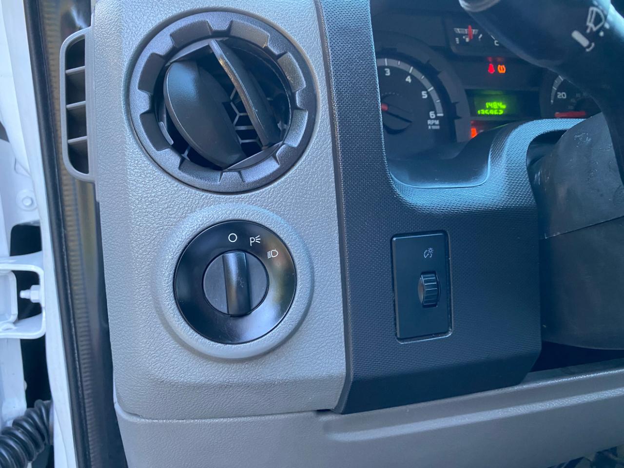 Ford Econoline Commercial Cutaway E-350 Super Duty 138" 4-Spd SRW 2016