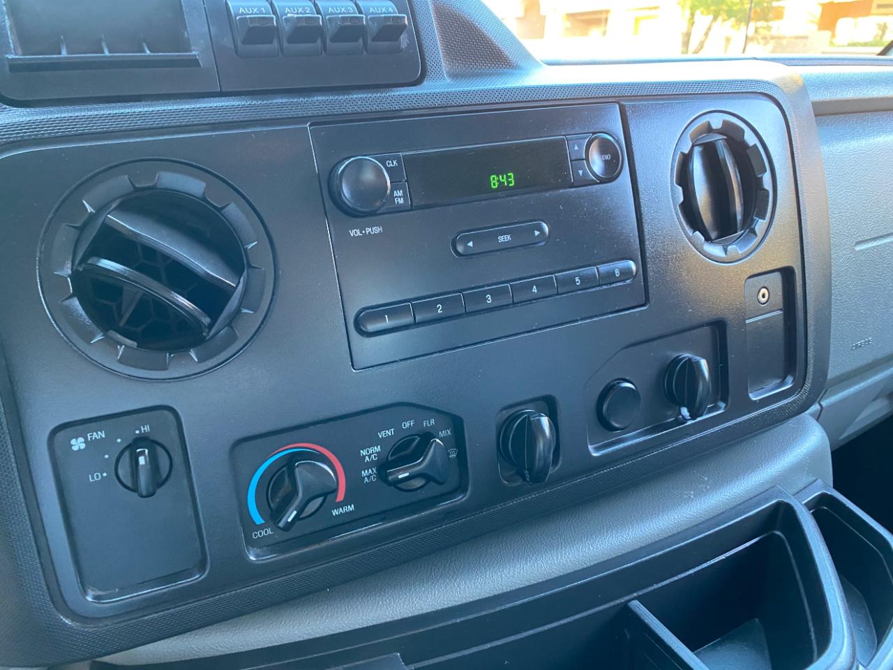 Ford Econoline Commercial Cutaway E-350 Super Duty 138" 4-Spd SRW 2016