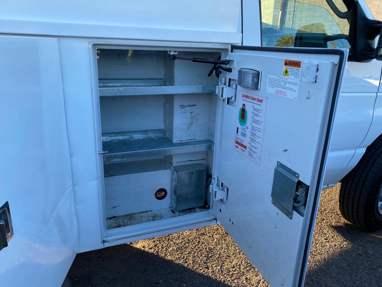 Ford Econoline Commercial Cutaway E-350 Super Duty 138" 4-Spd SRW 2016