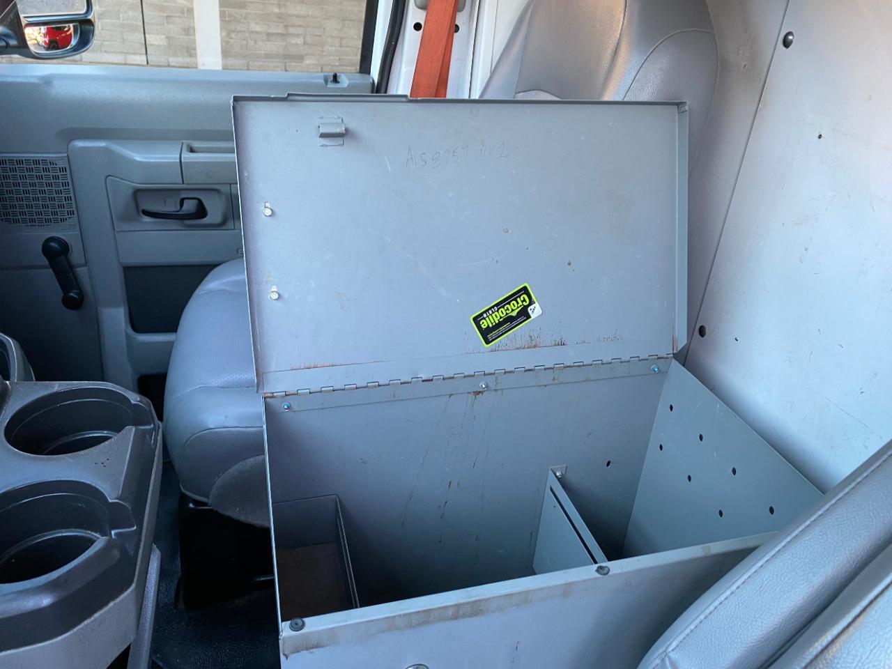 Ford Econoline Commercial Cutaway E-350 Super Duty 138" 4-Spd SRW 2016