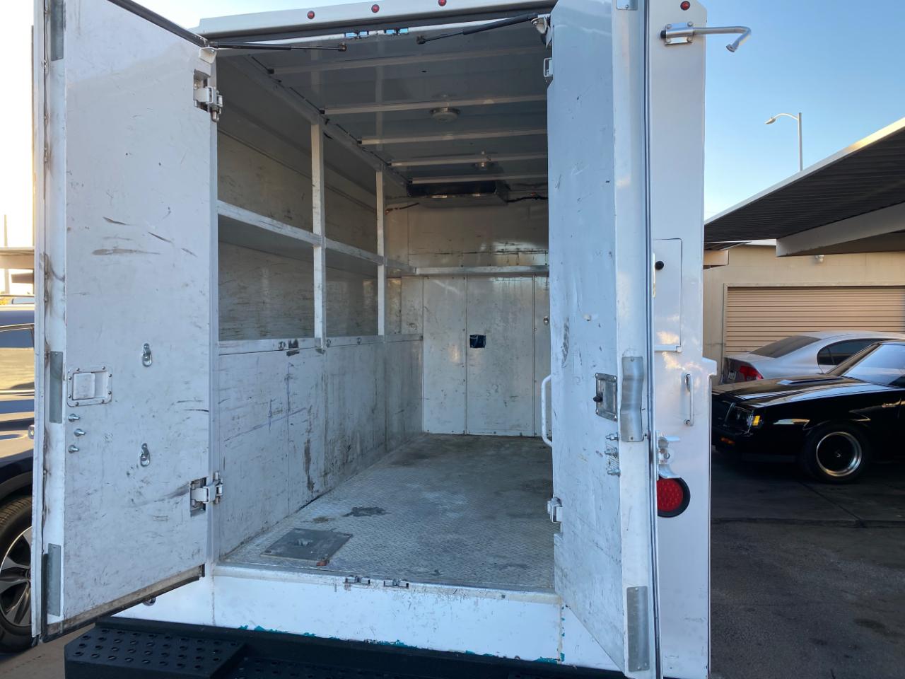 Ford Econoline Commercial Cutaway E-350 Super Duty 138" 4-Spd SRW 2016