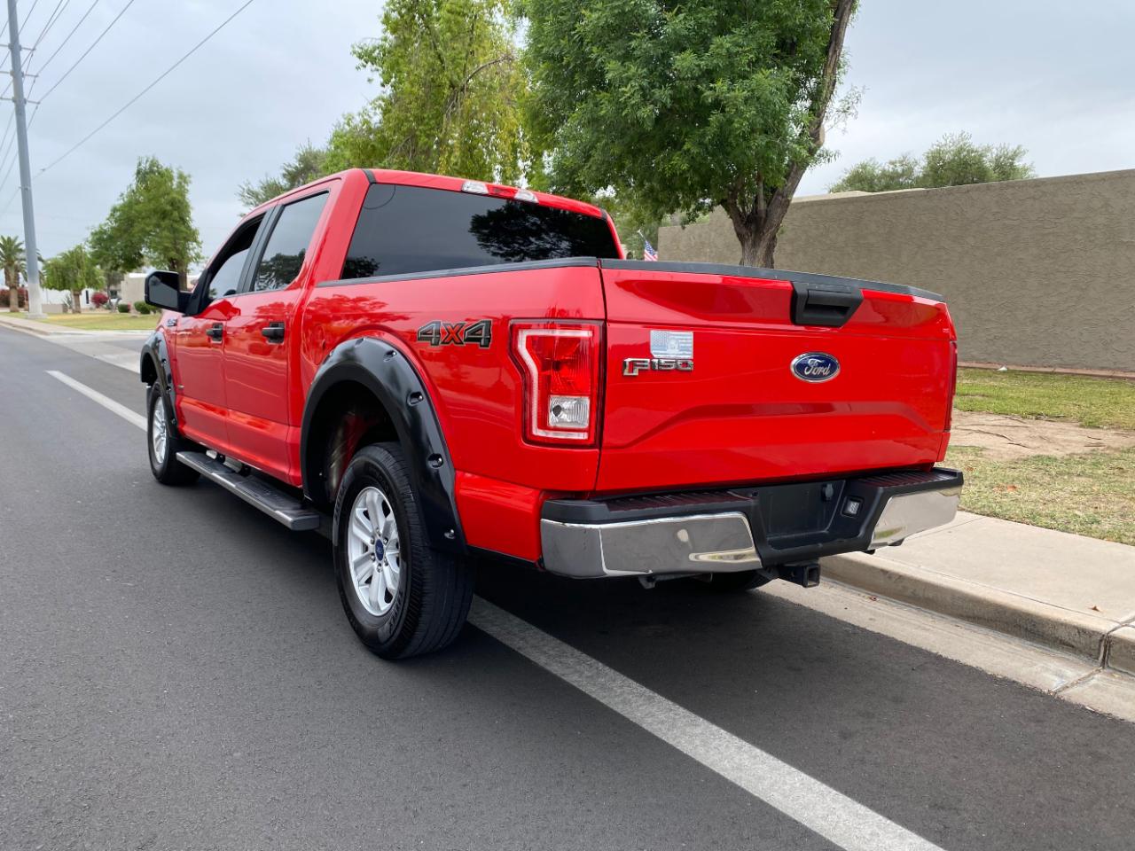 Ford F-150 4WD SuperCrew 145" XL 2015
