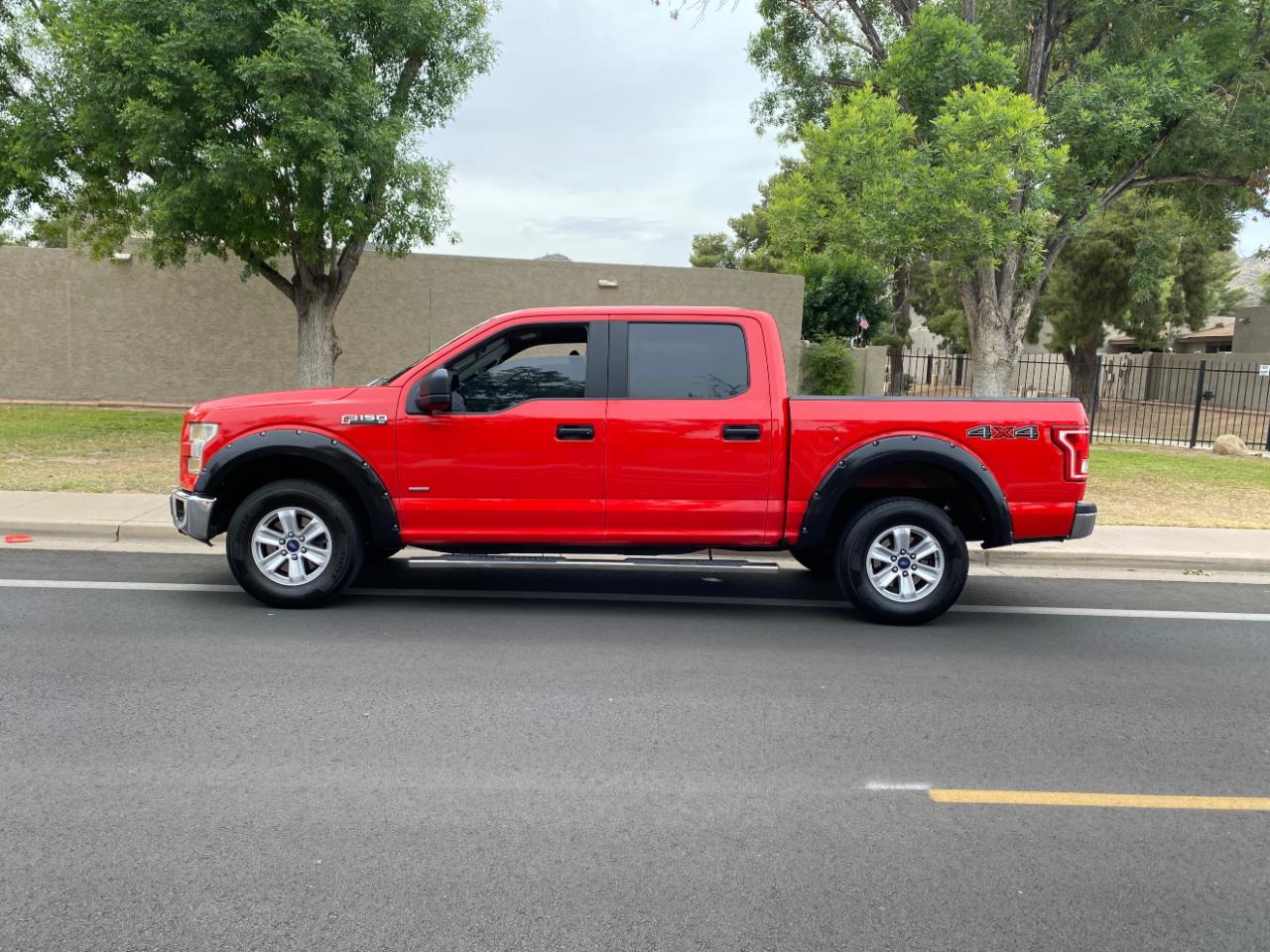 Ford F-150 4WD SuperCrew 145" XL 2015