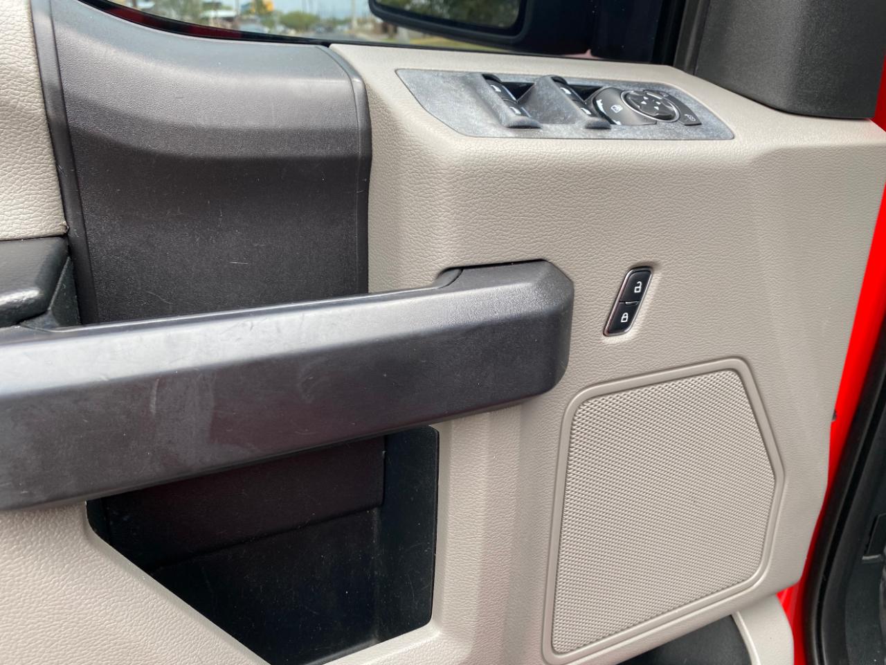 Ford F-150 4WD SuperCrew 145" XL 2015