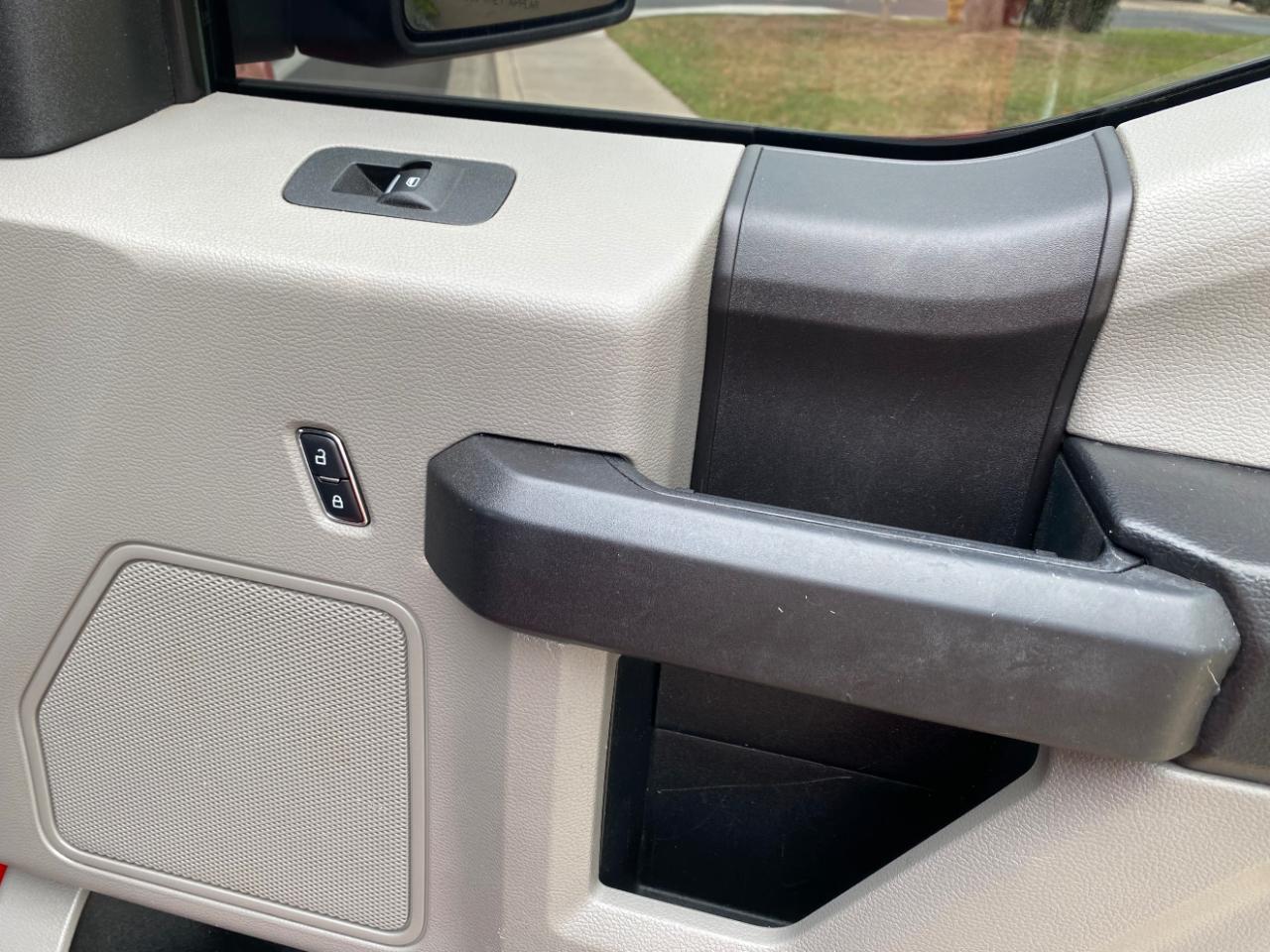Ford F-150 4WD SuperCrew 145" XL 2015