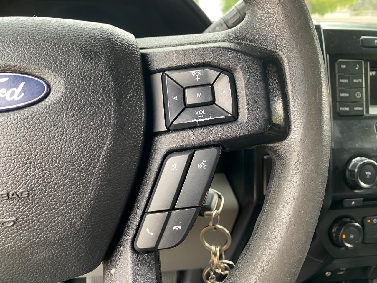 Ford F-150 4WD SuperCrew 145" XL 2015