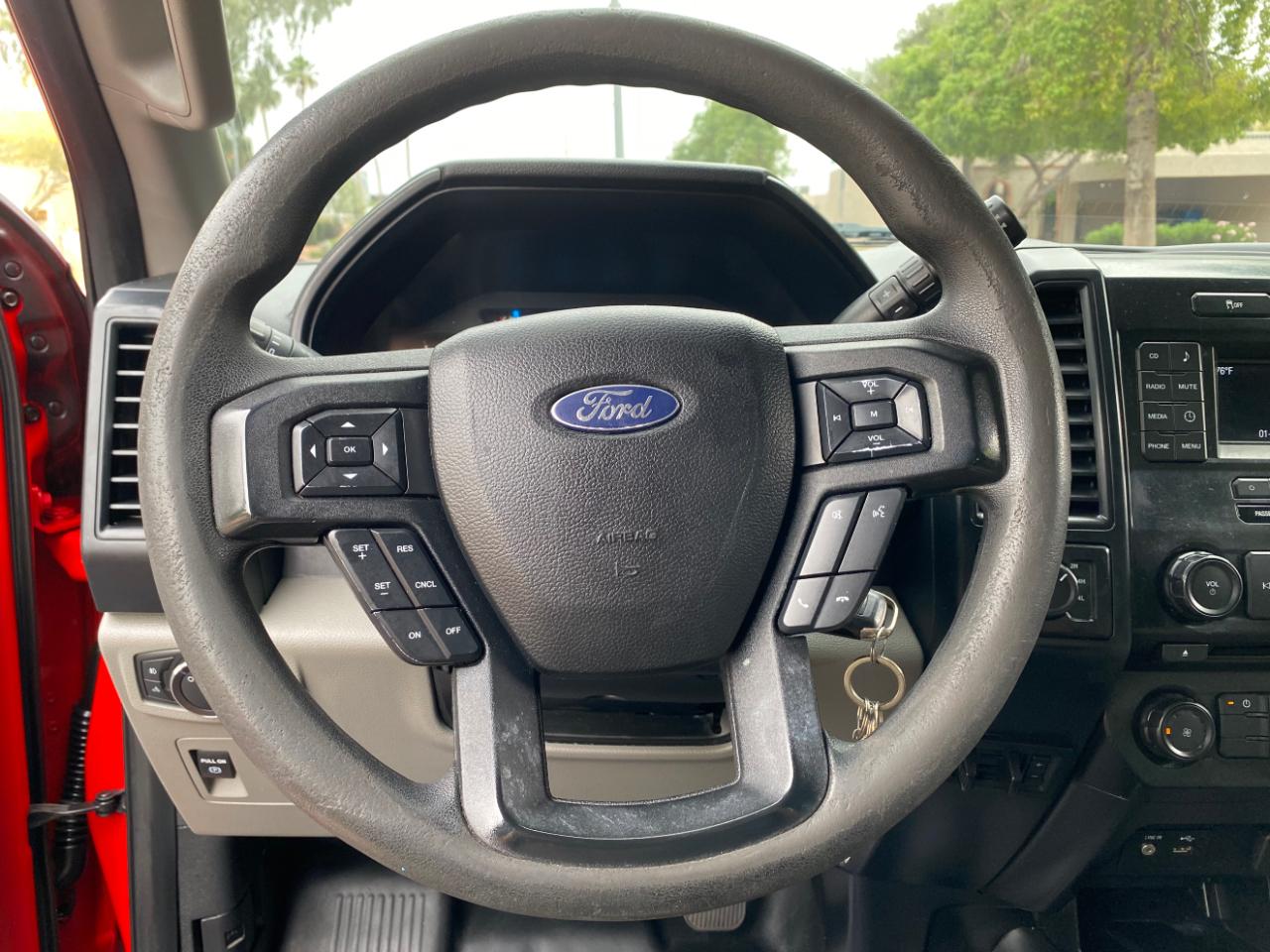 Ford F-150 4WD SuperCrew 145" XL 2015
