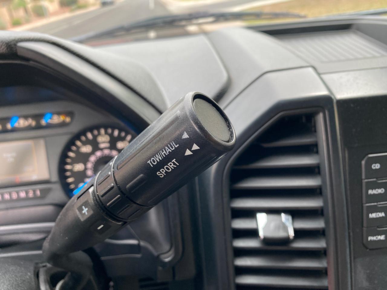 Ford F-150 4WD SuperCrew 145" XL 2015