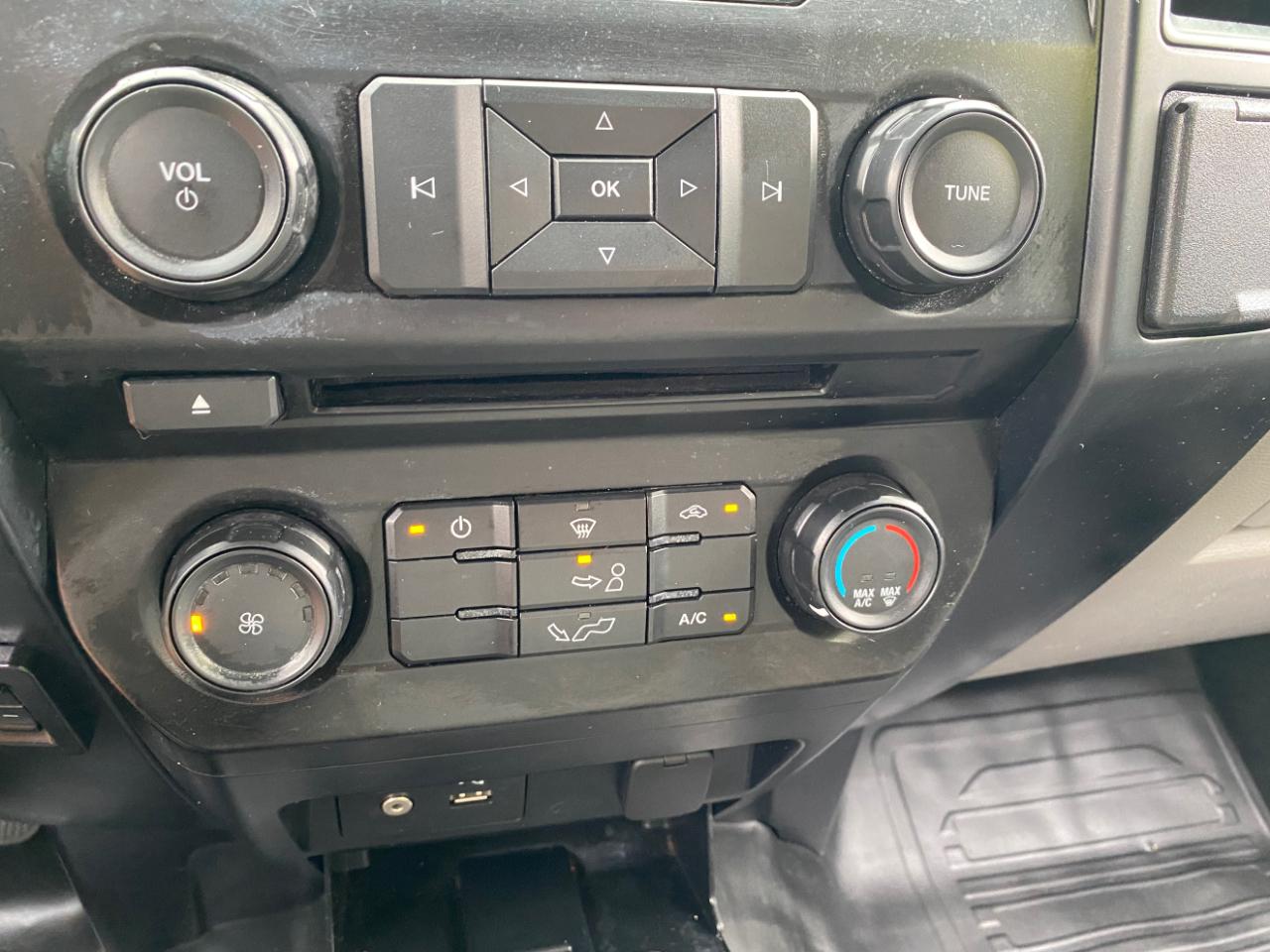 Ford F-150 4WD SuperCrew 145" XL 2015