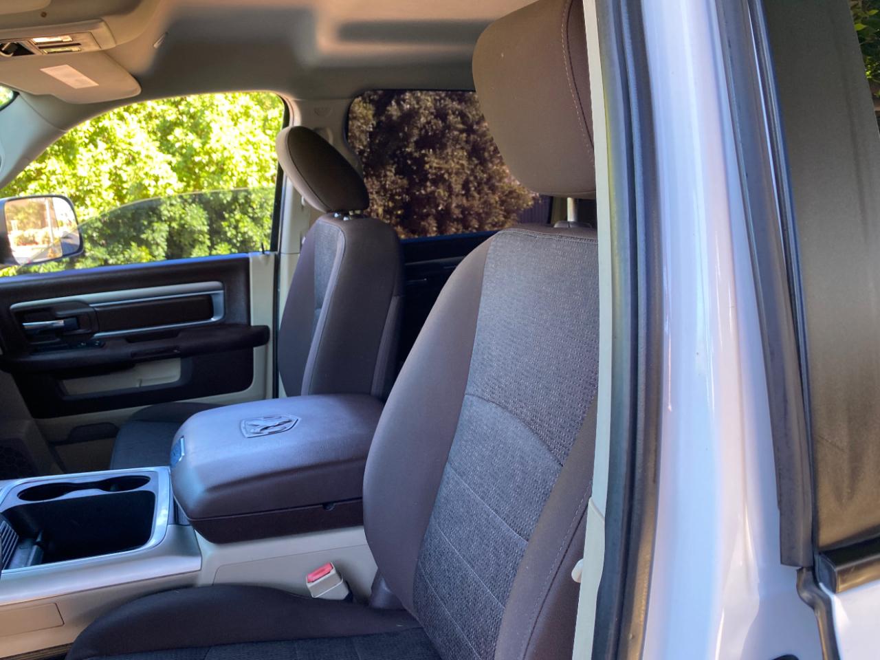 RAM 1500 Big Horn 4x2 Crew Cab 5'7" Box 2018