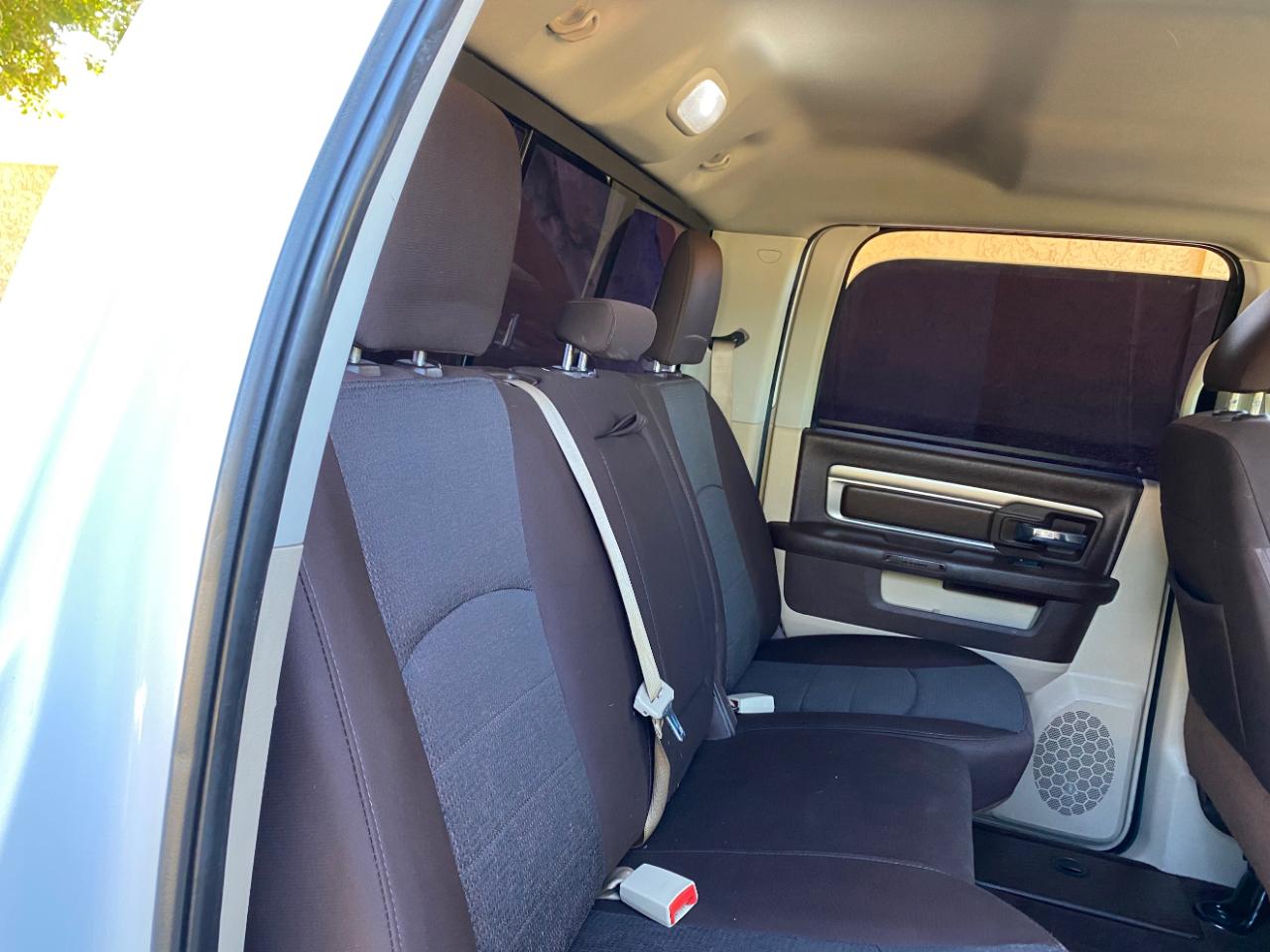 RAM 1500 Big Horn 4x2 Crew Cab 5'7" Box 2018