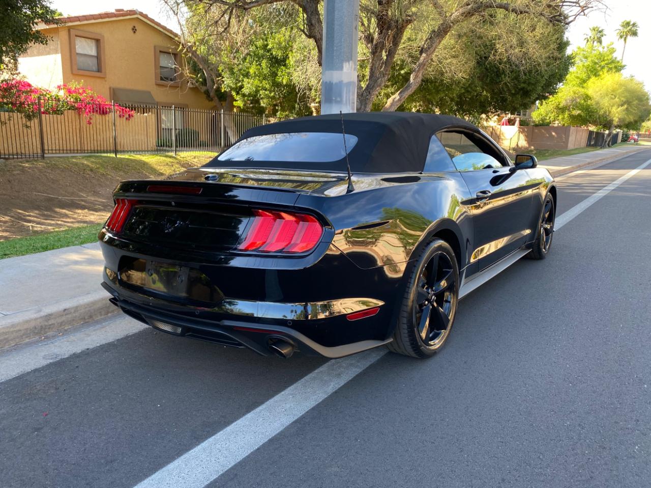 Ford Mustang EcoBoost Convertible 2021