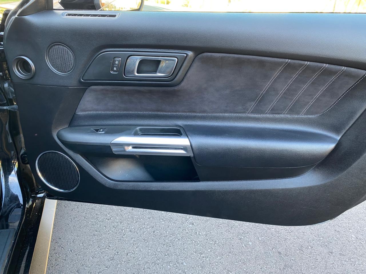 Ford Mustang EcoBoost Convertible 2021