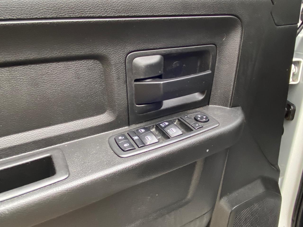 RAM 2500 Tradesman 4x4 Crew Cab 8' Box 2018