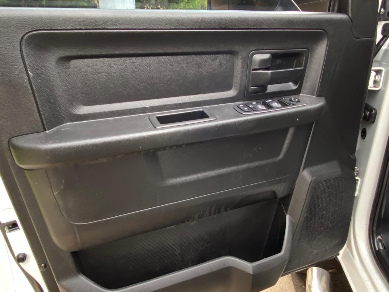 RAM 2500 Tradesman 4x4 Crew Cab 8' Box 2018